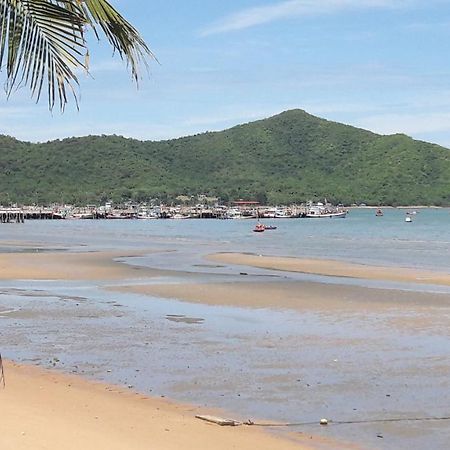Asia'S Beach Apartments Саттахип Экстерьер фото