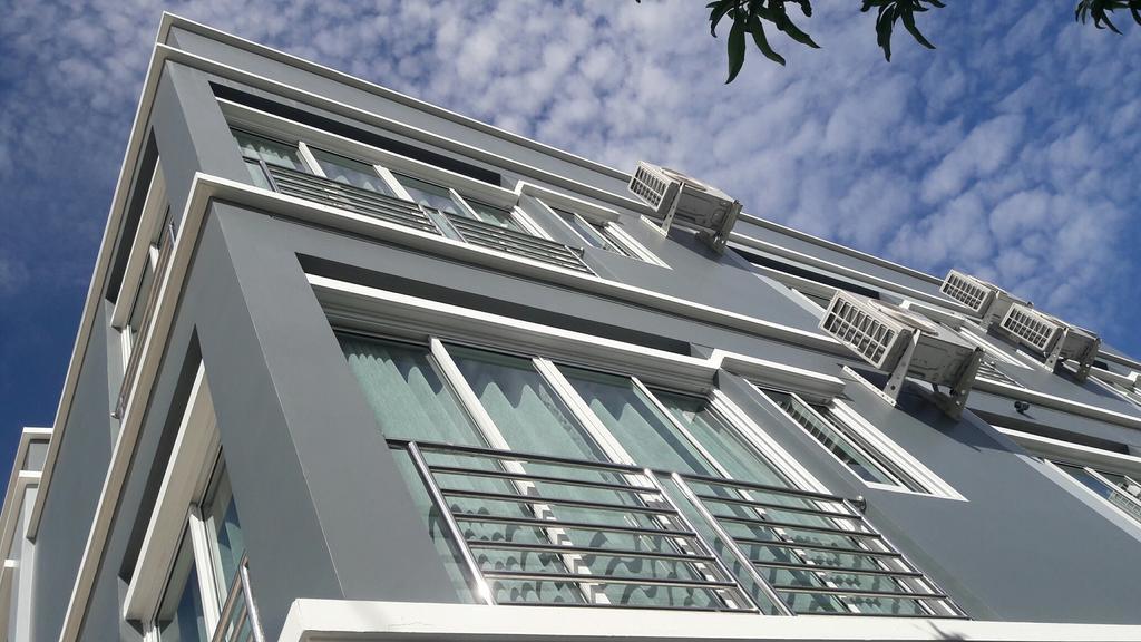Asia'S Beach Apartments Саттахип Экстерьер фото