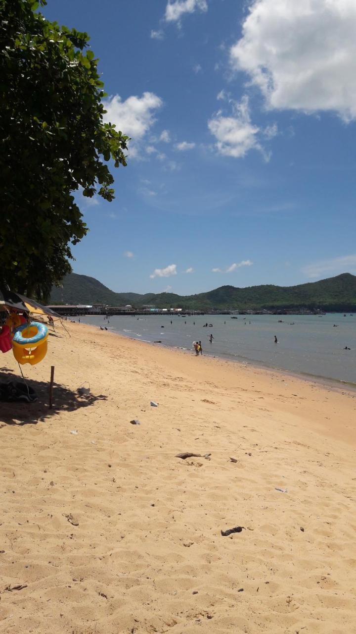 Asia'S Beach Apartments Саттахип Экстерьер фото